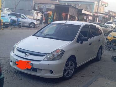 срочно продам авто в связи с переездом: Honda Stream: 2004 г., 2 л, Автомат, Бензин, Универсал — 1