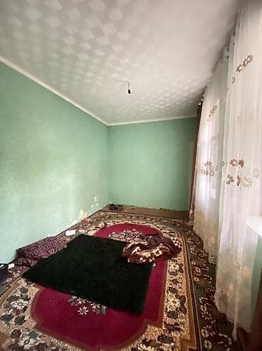 котед: 🏡 Үй сатылат! 📍 Дарек: Ош шаары. ГорбаНя кичи району. Ул депутатский — 6