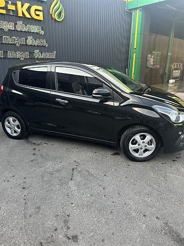 Продажа авто: Chevrolet Spark: 2017 г., 1 л, Автомат, Бензин, Хэтчбэк — 2