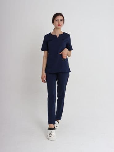 Тонометры: Мед костюм "Женева" -Очень красиво сидит -Имеет приталенный силует — 1