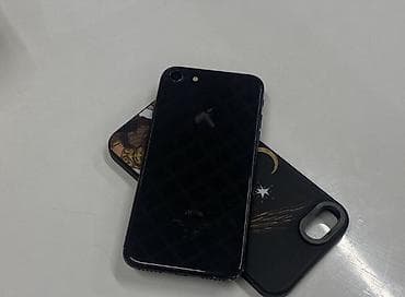 IPhone SE 2020, Б/у, 128 ГБ, Черный, Чехол, 70 %