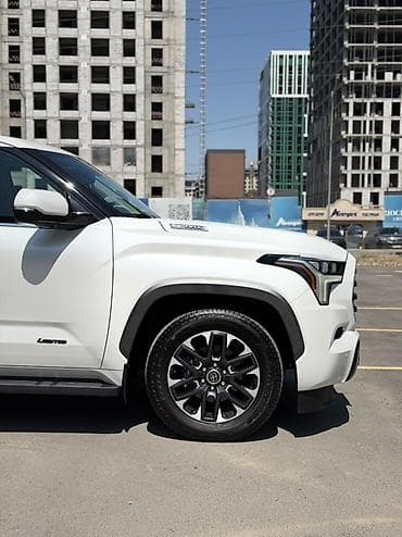bnw e34: Toyota Sequoia: 2022 г., 3.5 л, Автомат, Гибрид, Внедорожник — 7