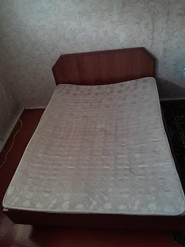мебель сундук: Продаю б/у мебель: ковёр, комод и кровать. Цена договорная — 3