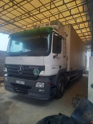 mitsubishi авто: Грузовик, Mercedes-Benz — 2