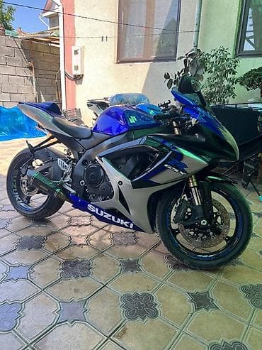 Продается SUZUKI GXS-R 2006 года 600 кубов Мотоцикл в отличном