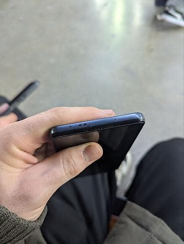 Apple iPhone: Poco F4, Б/у, 128 ГБ, цвет - Серебристый, 2 SIM — 9