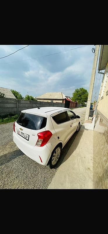 бесконтактная мойка: Chevrolet Spark: 2017 г., Автомат, Бензин, Хэтчбэк — 4