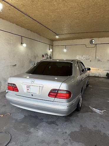 бак бенза: Mercedes-Benz E-Class: 2001 г., 2 л, Механика, Бензин, Седан — 3