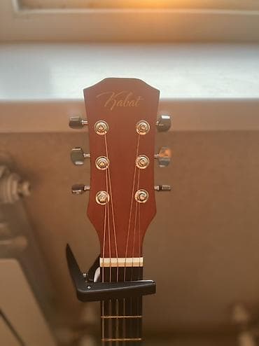 мин булак: Акустическая гитара Kabat с вырезом (cutaway) - Полноразмерный корпус — 2