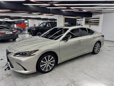 Lexus ES: 2019 г., 2.5 л, Гибрид, Седан