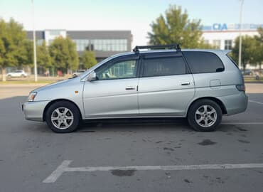 Toyota Gaia: 2004 г., Автомат, Бензин, Минивэн