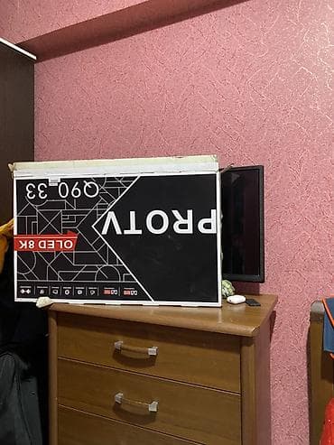 quantum board: Телевизор Samsung с плоским экраном (диагональ ориентировочно 32–33") — 3