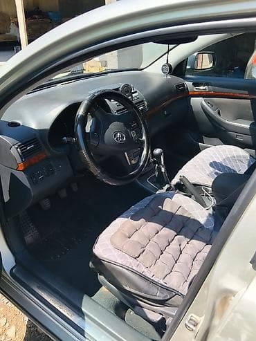 Toyota Avensis: 2003 г., 1.8 л, Механика, Бензин, Седан