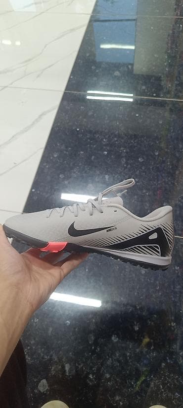 лабутены мужские бишкек: Представляем мужские кроссовки Nike, идеально подходящие для футзала — 3