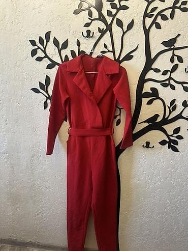 red centr: Красный женский комбинезон с поясом. - Фасон: брючный, приталенный — 1