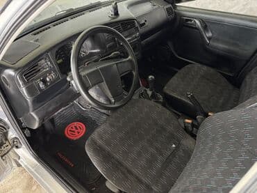 авто вента: Volkswagen Golf: 1993 г., 1.6 л, Механика, Бензин, Хэтчбэк — 7