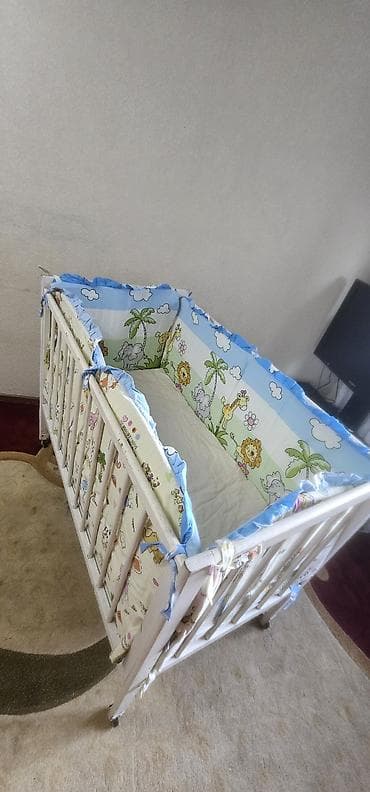 small table: Детская кроватка с мягким защитным бампером - Классическая деревянная — 5