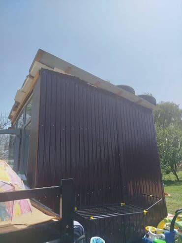 Контейнерлер: Продаю контейнер 3 на 4 метра площадь. обшитый — 2