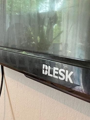 dvd player usb: Телевизор BLESK, диагональ около 40–43". Тонкая рамка, плоская панель — 1