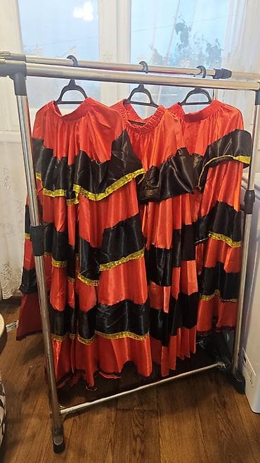 Жеке буюмдар: Юбка, Юбканын модели: Барпайган, Макси, Атлас, Бели өйдө, Пайеткалары менен — 4