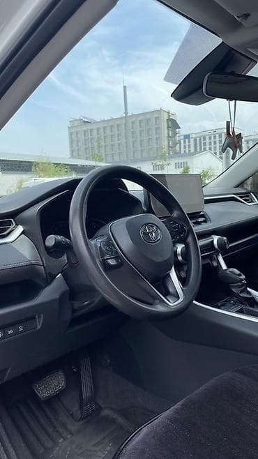 Toyota: Toyota RAV4: 2024 г., 2 л, Бензин, Кроссовер — 8
