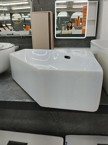 Раковина для ванной, Особенности: Глянцевое, Материал: Керамика at lalafo.kg Раковина для ванной, Особенности: Глянцевое, Материал: Керамика