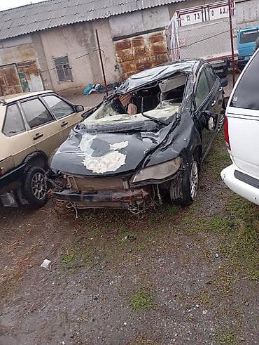 Продаётся автомобиль-доноp на разбор. Кузов: седан, чёрный цвет at lalafo.kg Продаётся автомобиль-доноp на разбор. Кузов: седан, чёрный цвет