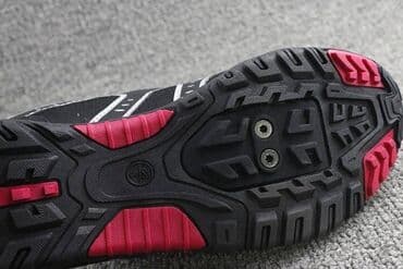 ничего: Водонепроницаемые, универсальные вело- и спорт-ботинки. Можно носить — 5