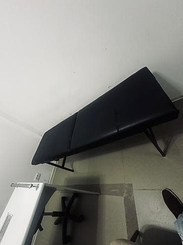 Контейнеры: Маникюрный стол с вытяжкой + рабочее оснащение салона Комплектация: - — 6