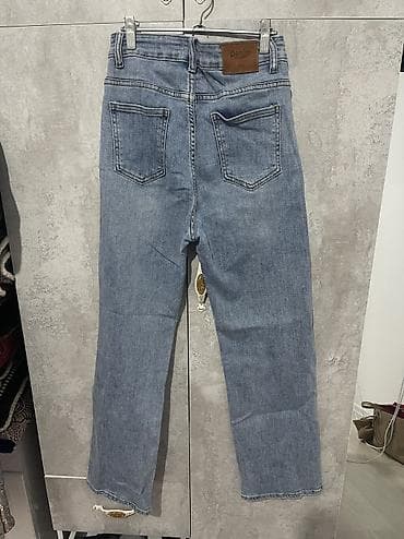 дешево джинсы: Джинсы прямые . 600 сом — 2