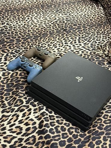 soni playstation 4: PlayStation 4 Pro + 2 беспроводных геймпада + игра - Консоль Sony — 1