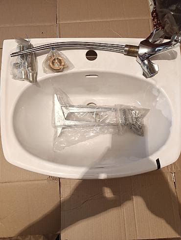 раковину со смесителем: Раковина для ванной, Особенности: Глянцевое, Овальная форма, Материал: Керамика — 1