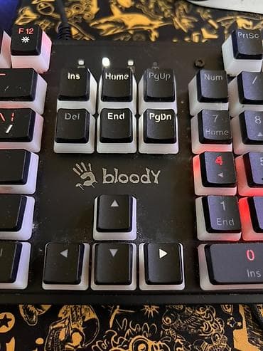 logitech extreme 3d pro: Клавиатура, Bloody, Механическая, Проводное подключение, Размер: 100% — 3