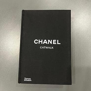 vogue журнал: Книга: Chanel Catwalk. The Complete Collections Издательство: Thames — 1