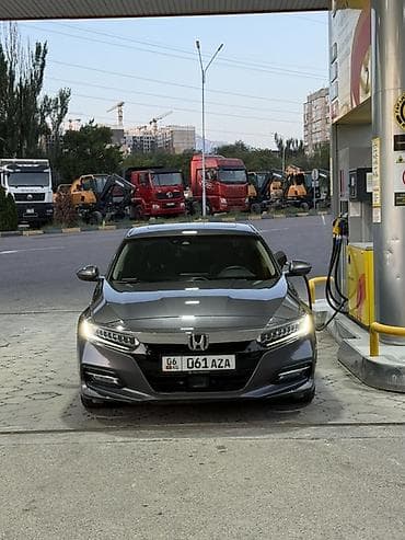 Honda Accord: 2018 г., 2 л, Вариатор, Гибрид, Седан