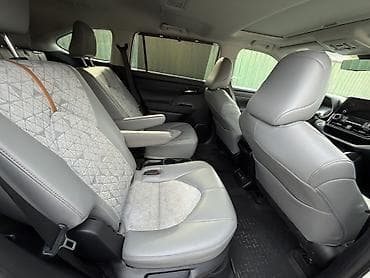 желмаян гибрид: Toyota Highlander: 2023 г., 2.5 л, Автомат, Гибрид — 7