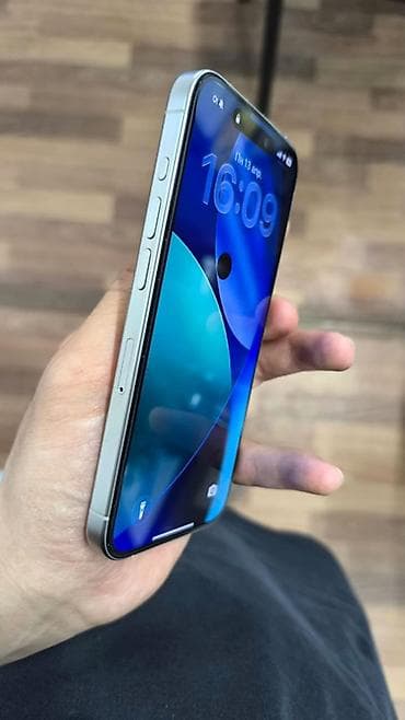 galaxy a02: IPhone 15 Pro, Б/у, 256 ГБ, Белый, Чехол, 81 % — 3