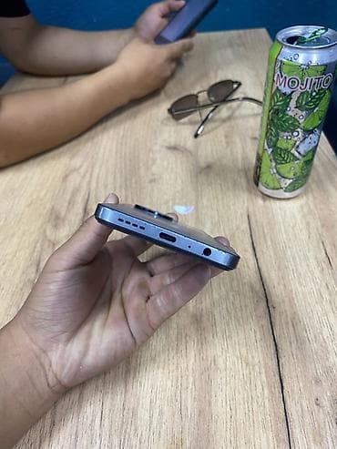 тв зоона: Infinix Note 12 
Памят 128/6
Срочно 
 ватсап 
 связь — 4