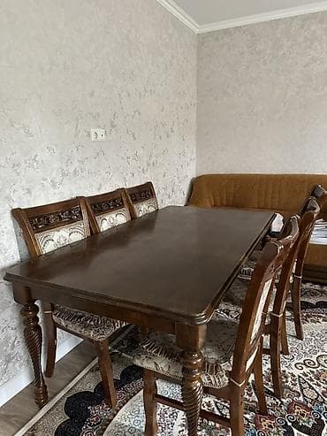 Стол и стул для зала, Б/у, цвет - Коричневый