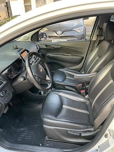 wuling mini ev: Chevrolet Spark: 2020 г., 1 л, Автомат, Бензин, Хэтчбэк — 3