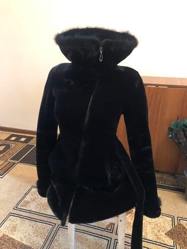 Желеттер, жеңсиз күрмөлөр: Продаю шубу! Натуралка! Мутон! Очень тёплая! С поясом! Производство — 2