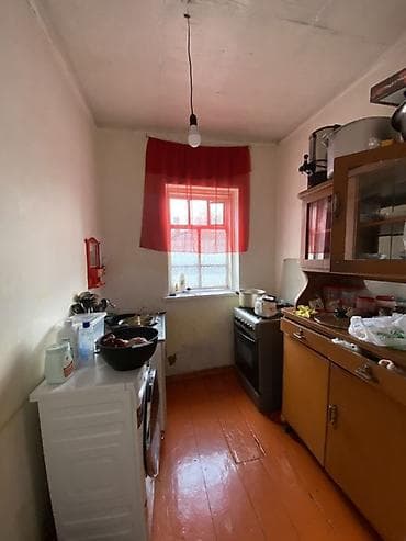 для предложения: 🏡 **Продаётся дом в Бишкеке** 📍 Район: Кызыл-Аскер 🛏️ Комнат: 3 📐 — 3