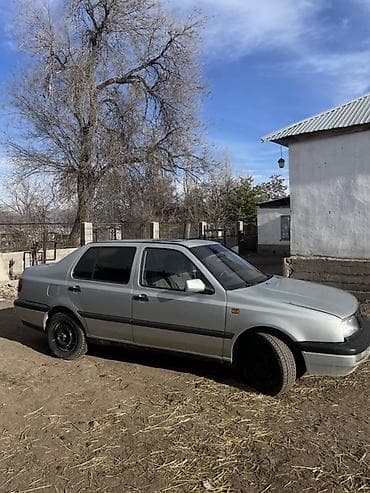 продаю вазу: Volkswagen Vento: 1993 г., 1.8 л, Механика, Газ, Седан — 6