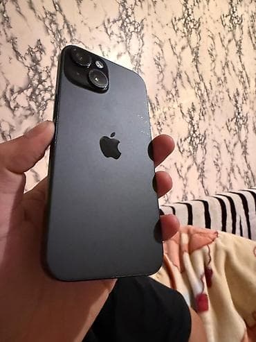 IPhone 15, Б/у, 128 ГБ, Черный, Чехол, 77 %