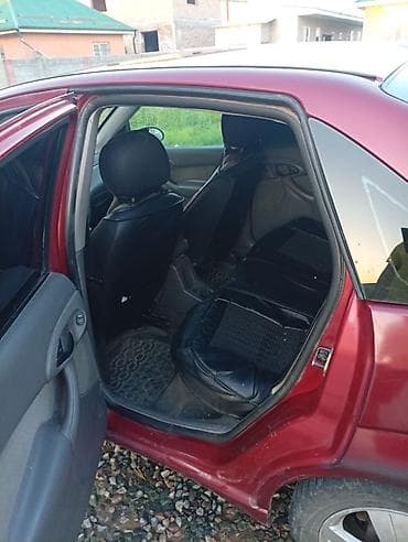 byd song: Ford Focus: 2003 г., 2 л, Ручные, Бензин, Хэтчбэк — 5