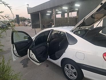 Toyota Avensis: 2001 г., 2 л, Автомат, Бензин, Лифтбек at lalafo.kg Toyota Avensis: 2001 г., 2 л, Автомат, Бензин, Лифтбек