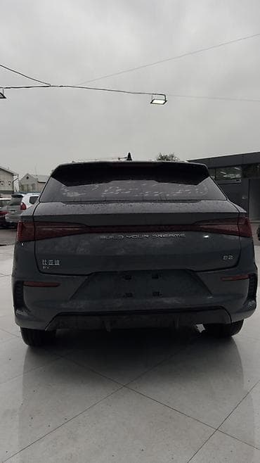 экран 124: BYD E2: 2021 г., Электромобиль, Хэтчбэк — 7