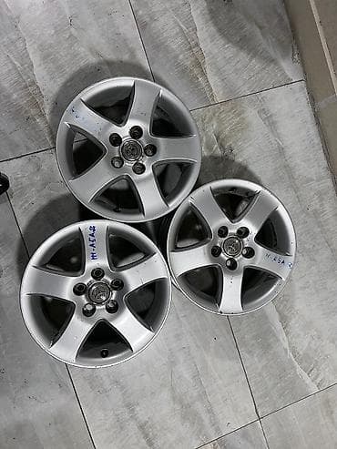Шины и диски: Литые Диски R 16 Toyota, Комплект, отверстий - 5 — 1