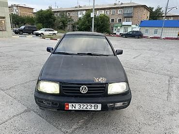 кок талаа: Volkswagen Vento: 1992 г., 1.8 л, Кол менен иштөөчү, Бензин, Седан — 7