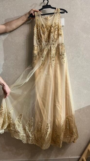 платья на прокат больших размеров: Вечернее платье, Классическое, Длинная модель, Фатин, Без рукавов, Стразы, M — 2